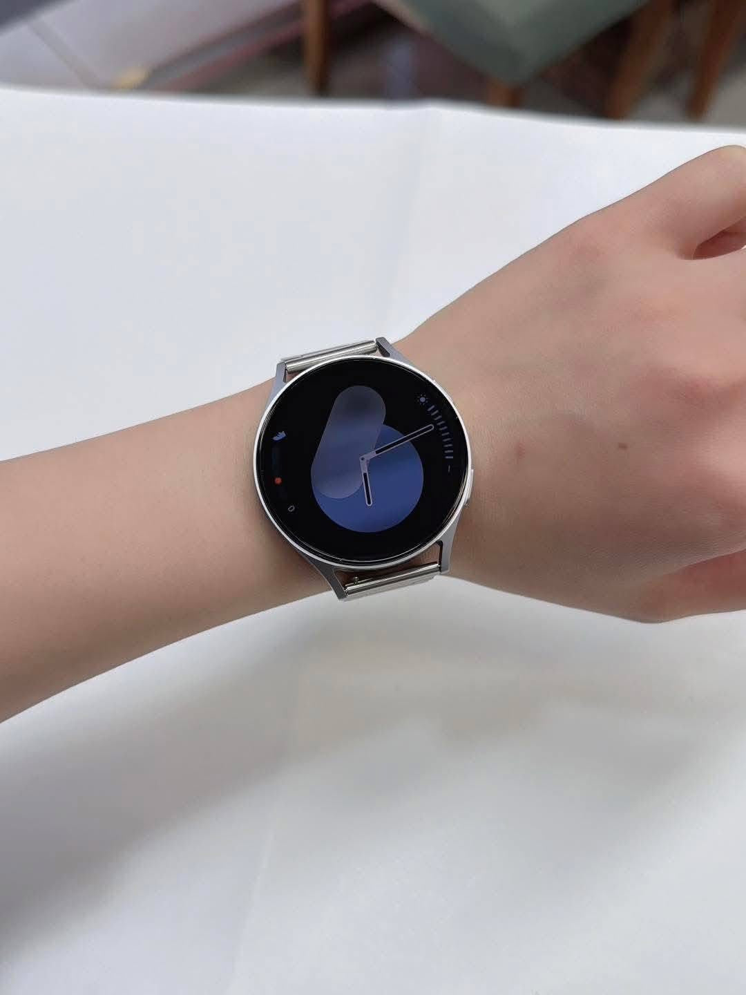 SAMSUNG GALAXY WATCH7 44MM (9,000 + SF)