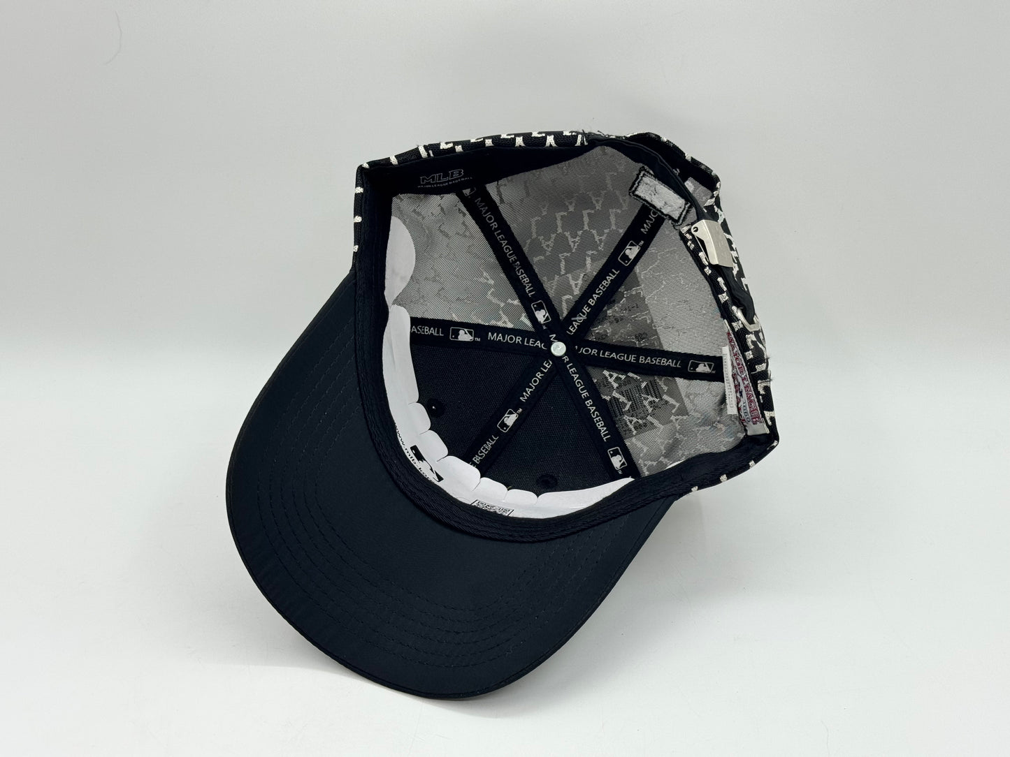 LA Monogram Mesh Snapback Cap (Black/White)