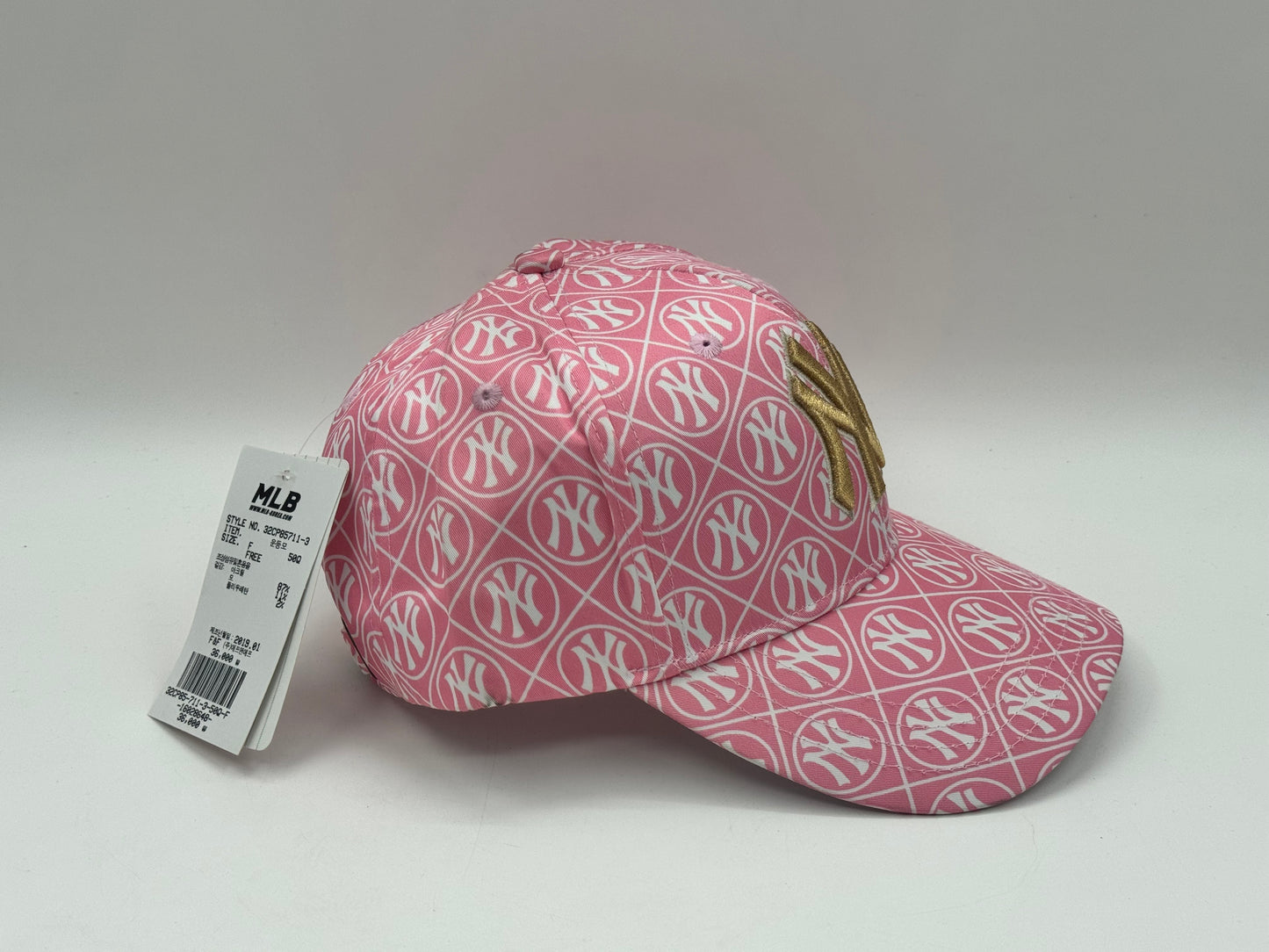MLB Korea New York Yankees Monogram Cap – Pink / Gold