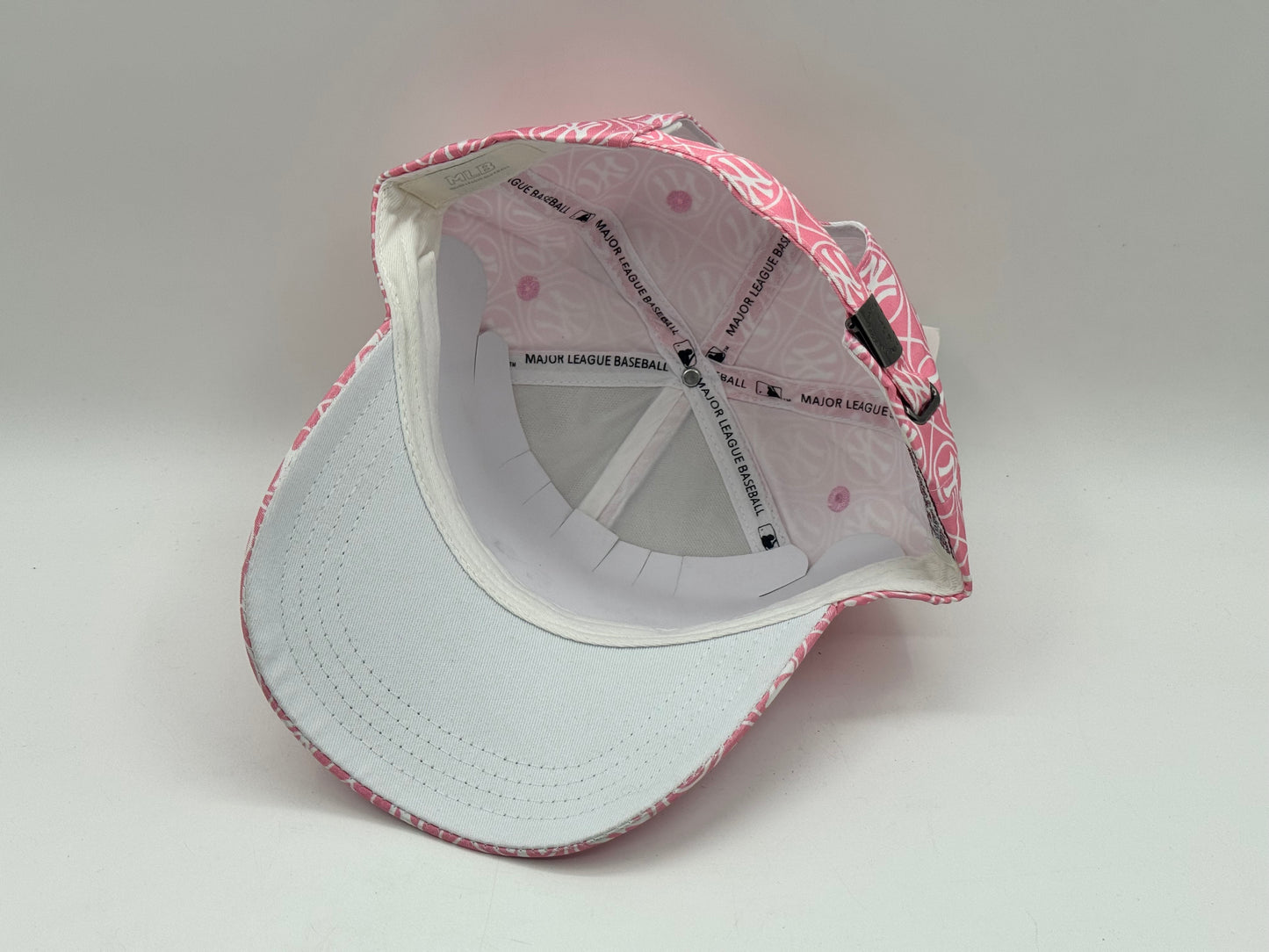 MLB Korea New York Yankees Monogram Cap – Pink / Gold