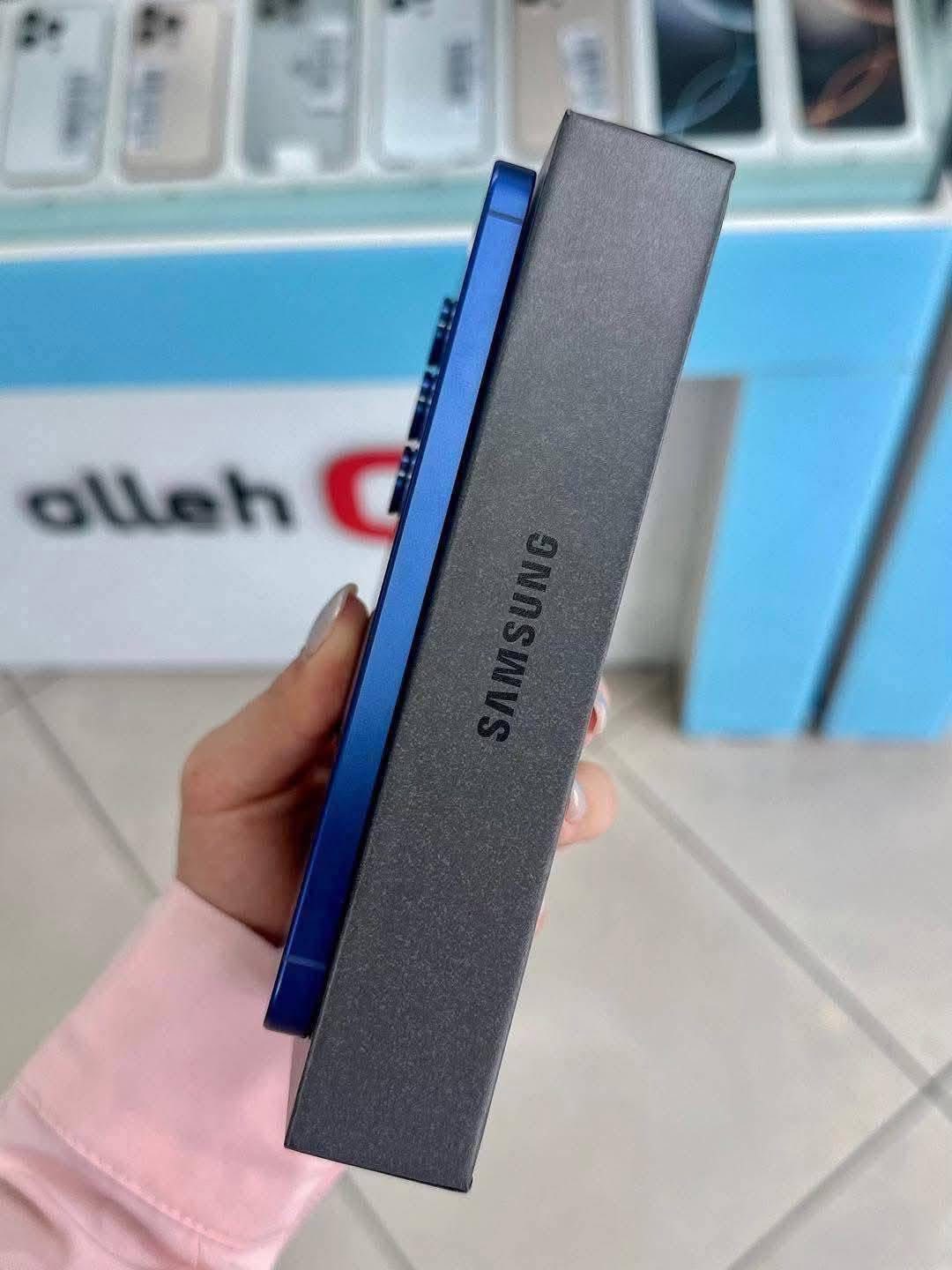 SAMSUNG GALAXY S25 5G 256GB LIKENEW (30,000 + SF)