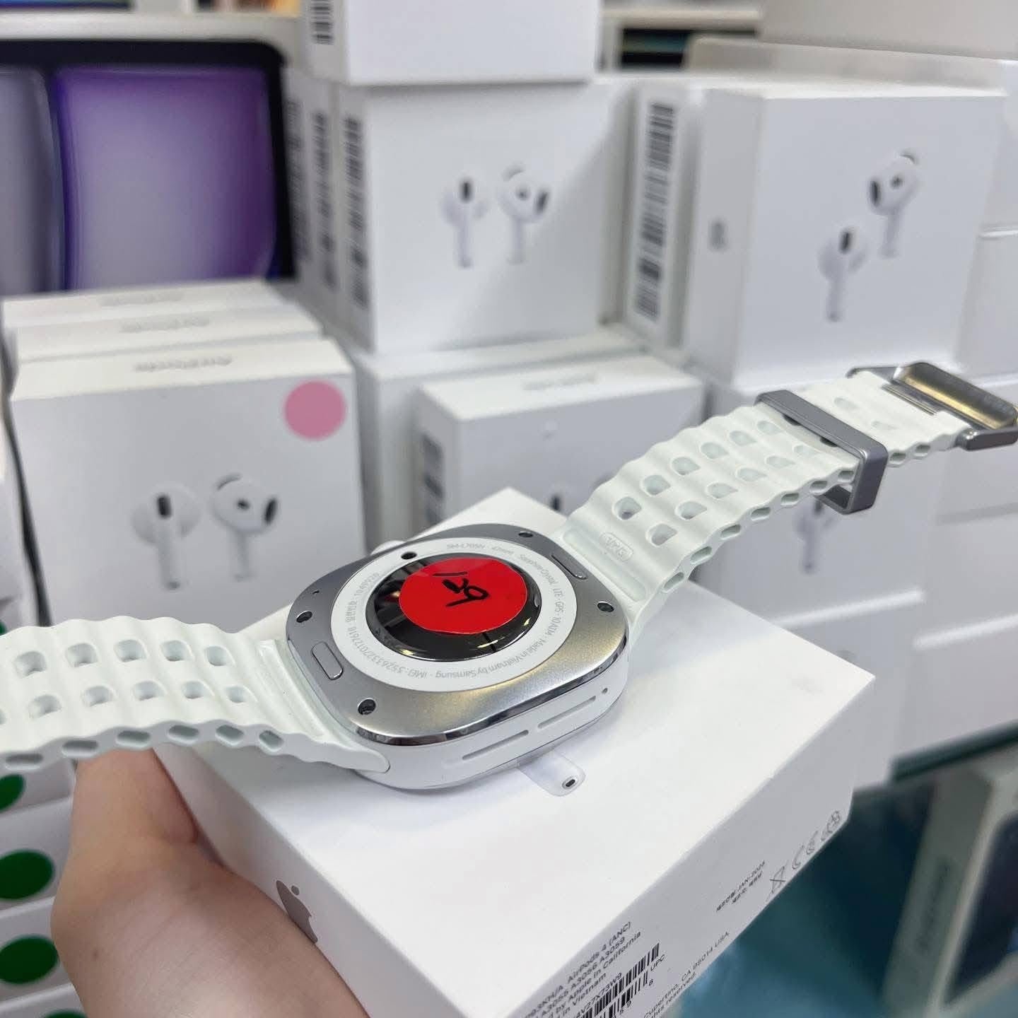 SAMSUNG GALAXY WATCH ULTRA 47MM (16,000 +SF)