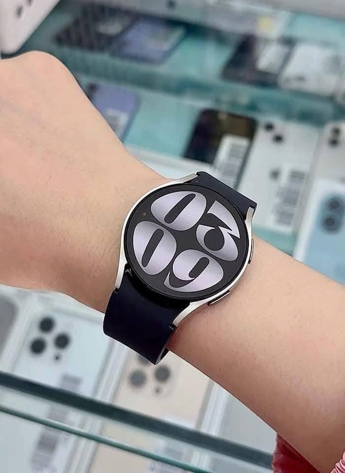 SAMSUNG GALAXY WATCH6 40MM (7,000 + SF)