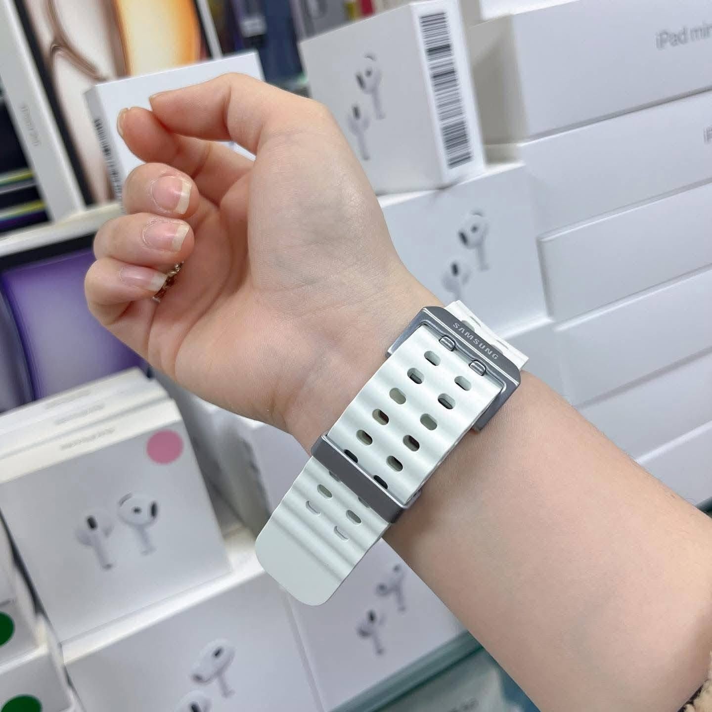 SAMSUNG GALAXY WATCH ULTRA 47MM (16,000 +SF)
