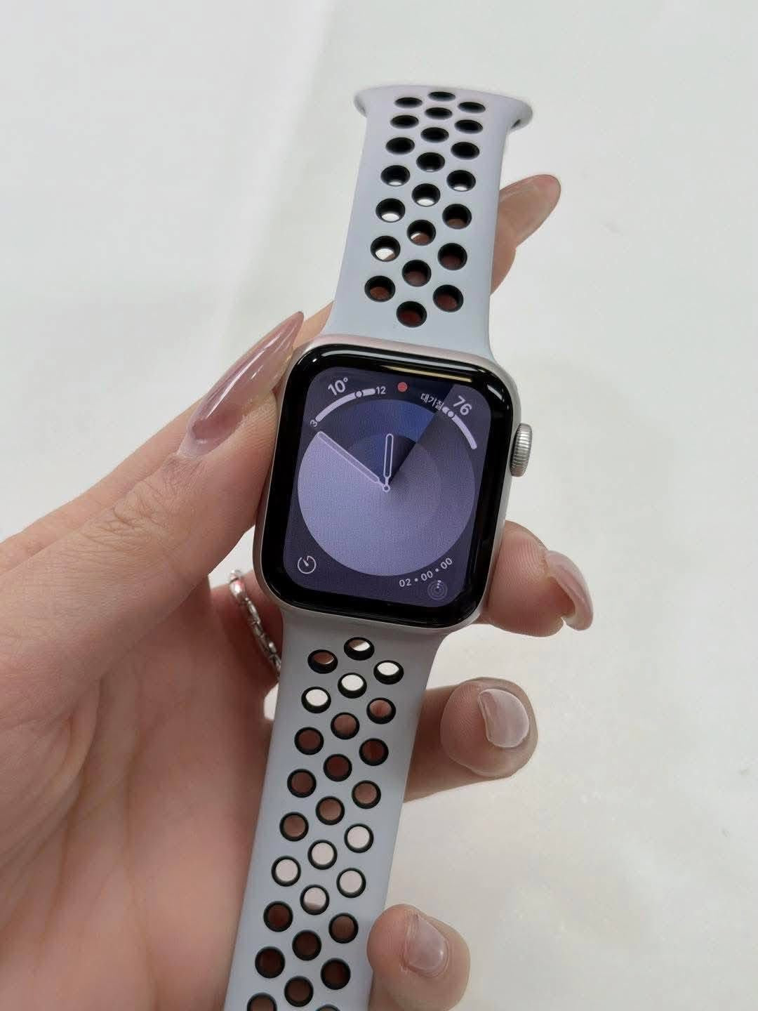 APPLE WATCH SE 40MM (8,000 + SF)