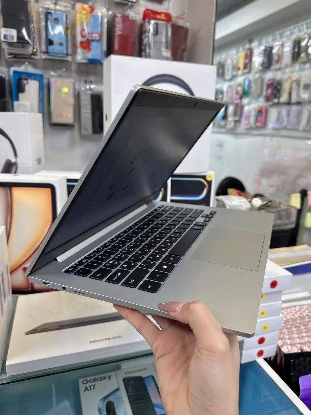SAMSUNG GALAXY BOOK3 GO (15,000 + SF)