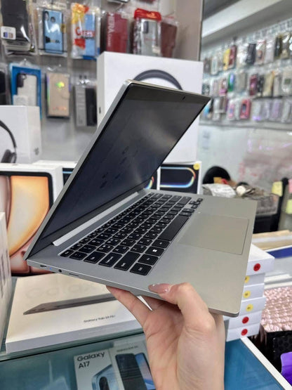 SAMSUNG GALAXY BOOK3 GO (15,000 + SF)