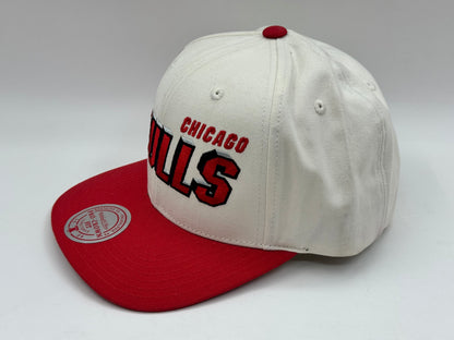 Chicago Bulls Snapback (White/Red) – Mitchell & Ness