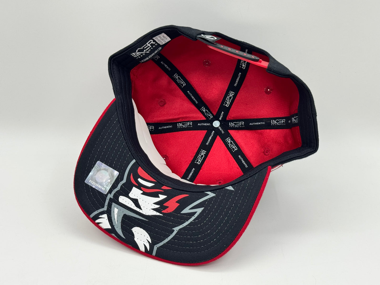 Hockey Lace Snapback Cap – Black / Red