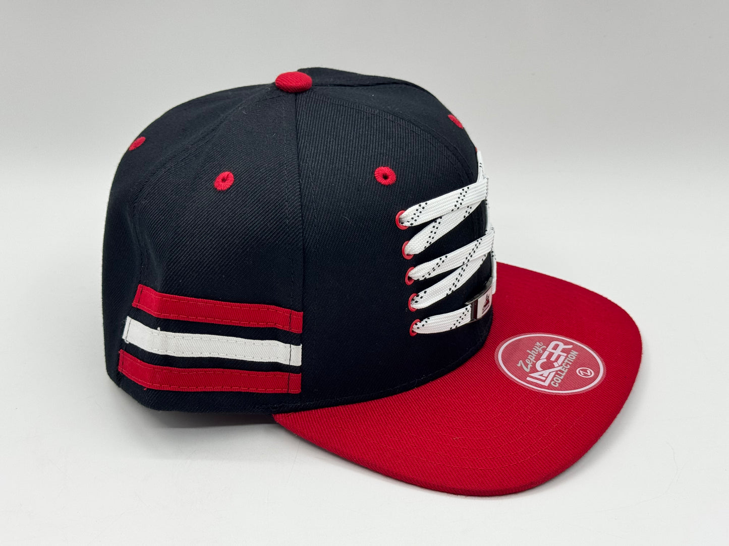 Hockey Lace Snapback Cap – Black / Red