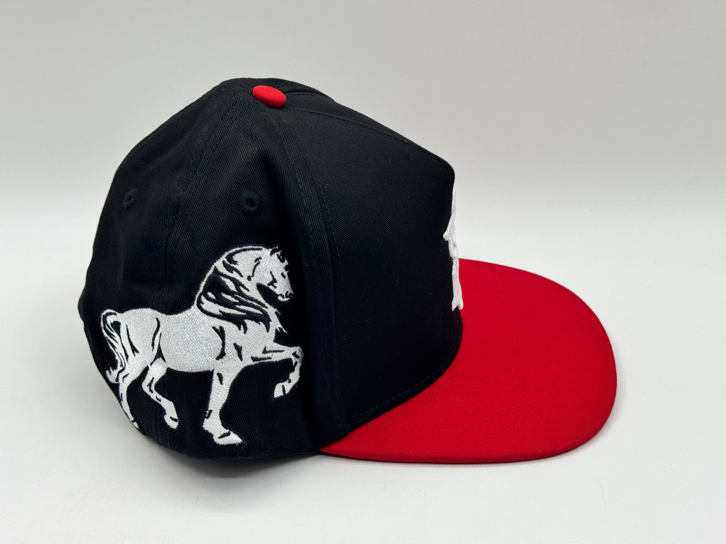 Streetwear Pegasus Snapback Cap – Black / Red