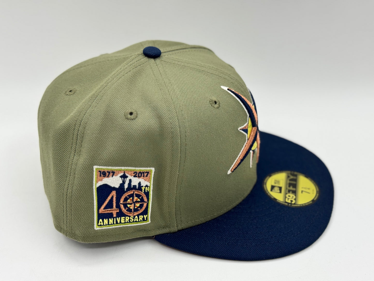 New Era Seattle Mariners 59FIFTY Fitted Cap (Olive/Navy) - SIZE 7 3/4