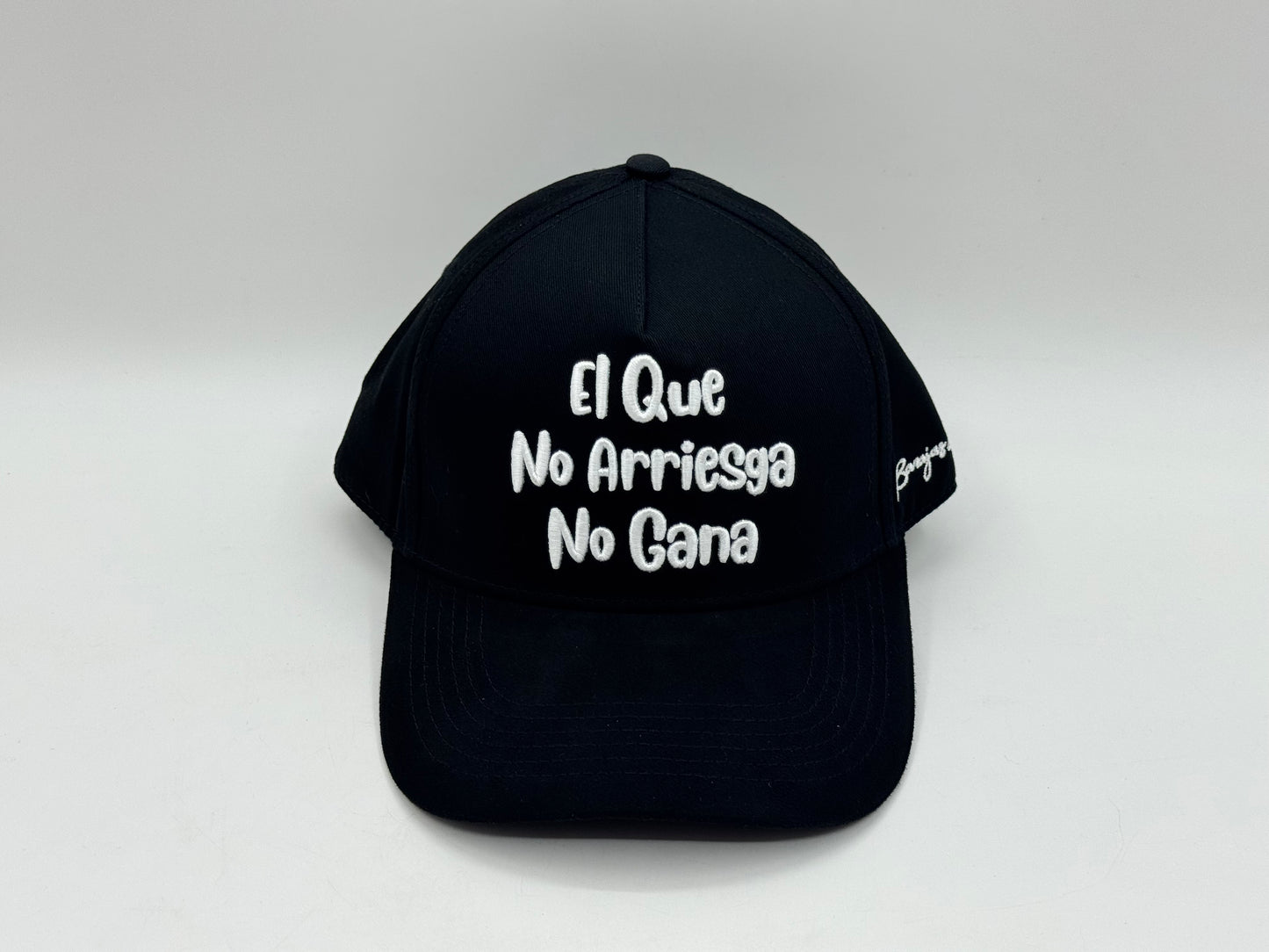Black Snapback Cap – “El Que No Arriesga No Gana”