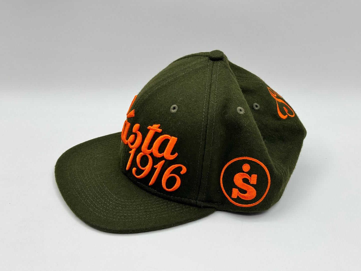 SÁSTA 916 Snapback Cap – Olive Green / Orange Embroidery